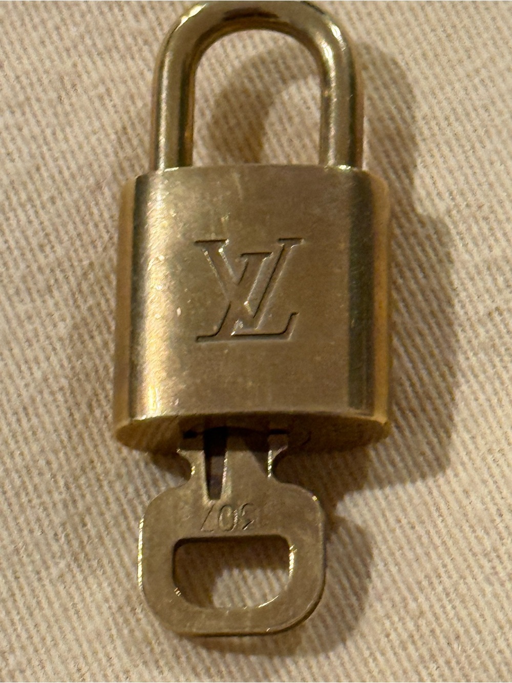 Louis Vuitton
Each Lock & Key tells a story.